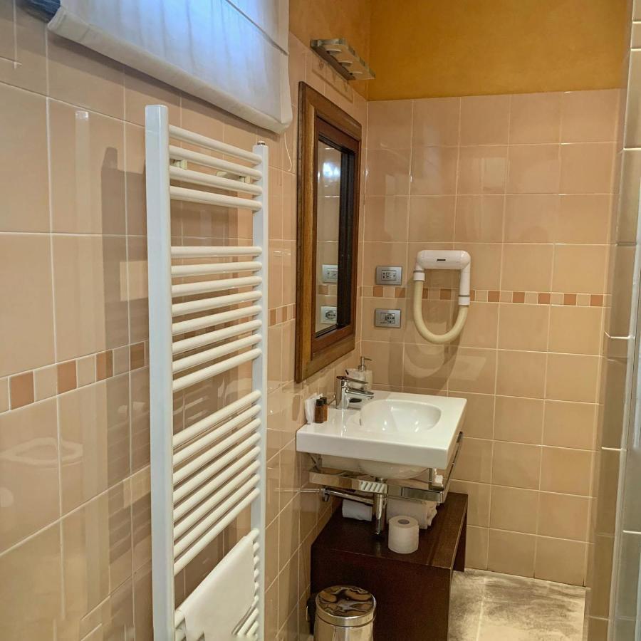 Cortiletto D'Alba Camere Con Ristorante Dış mekan fotoğraf